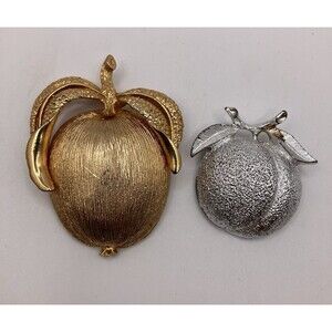 Vintage Sarah Coventry Gold Tone Apple And Silver Tone Peach Fruit Brooch Pins